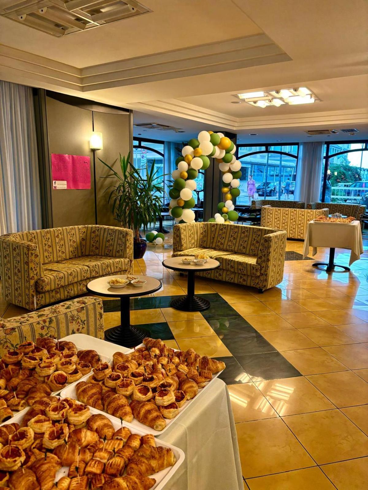 Hotel Gabbiano Cattolica Esterno foto