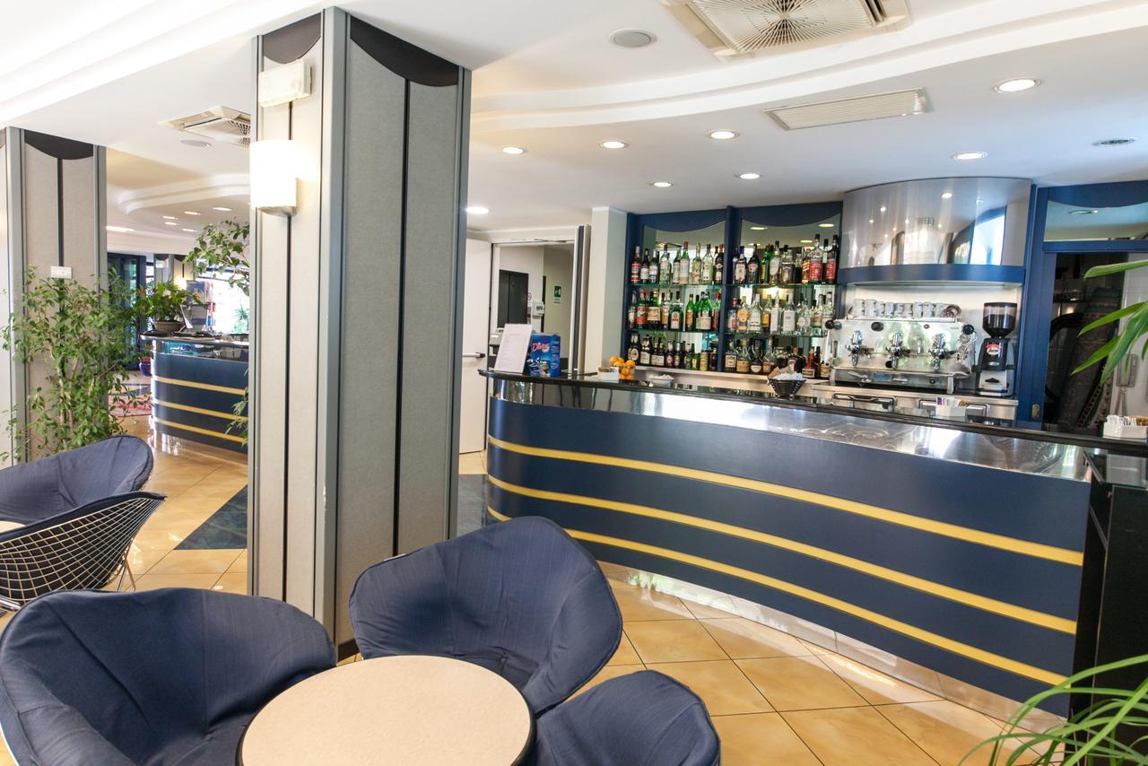 Hotel Gabbiano Cattolica Esterno foto